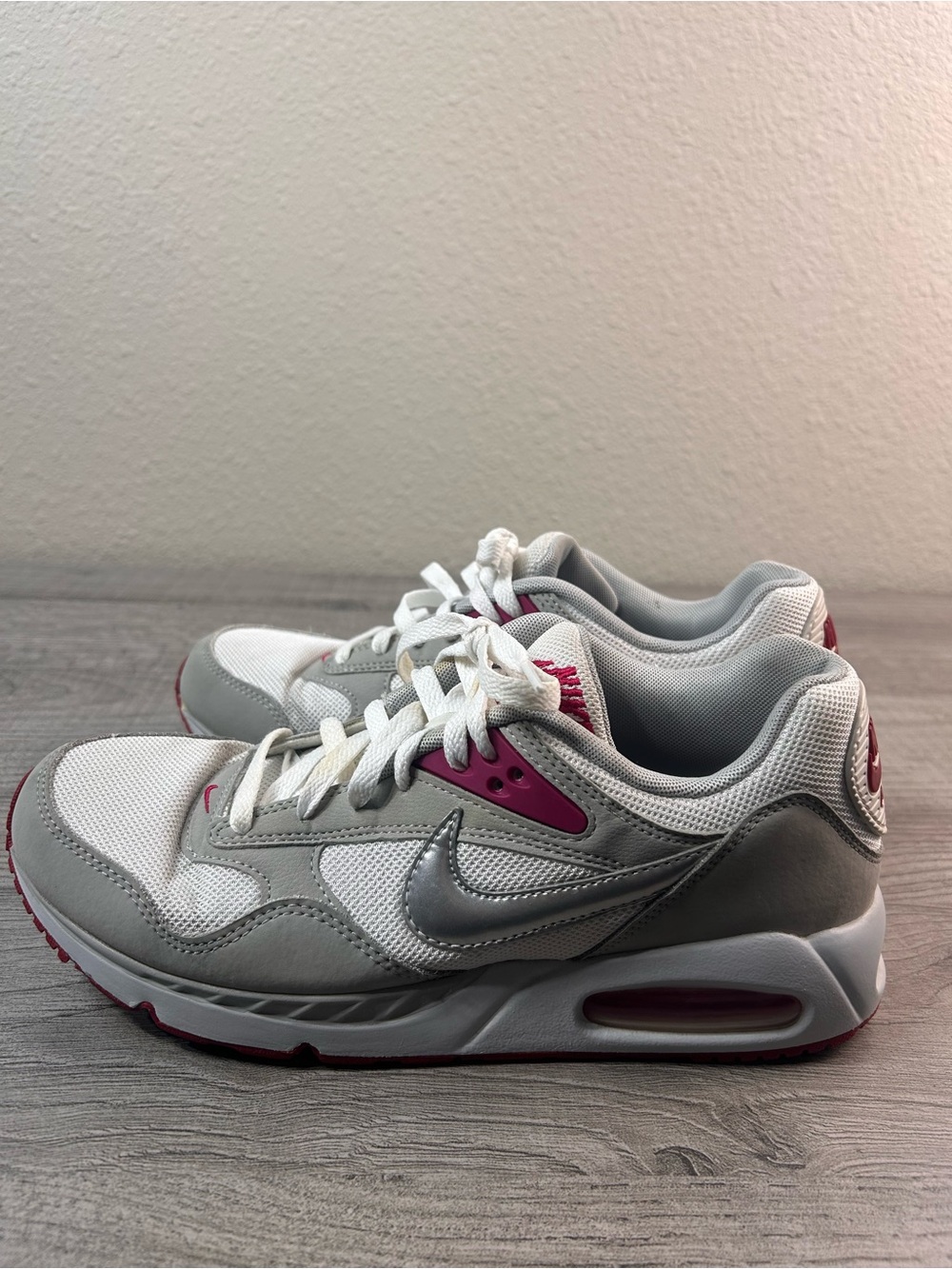Nike Air Max Excee White Gray Pink Women’s Sneakers Size 10 Athletic Running - Picture 3 of 8